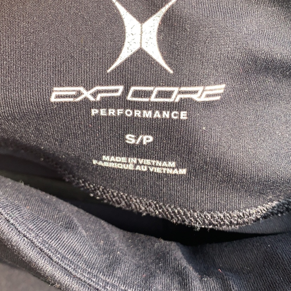 YOGA LEGGINGS - 3/4 length. Size small. Black. Small zip for keys. - Picture 3 of 7